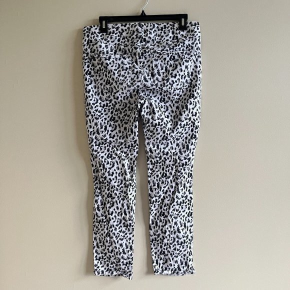 NYDJ Pull-On Denim Animal Print Skinny Ankle Jeans In Sateen With Slit Size 6 - Picture 6 of 11